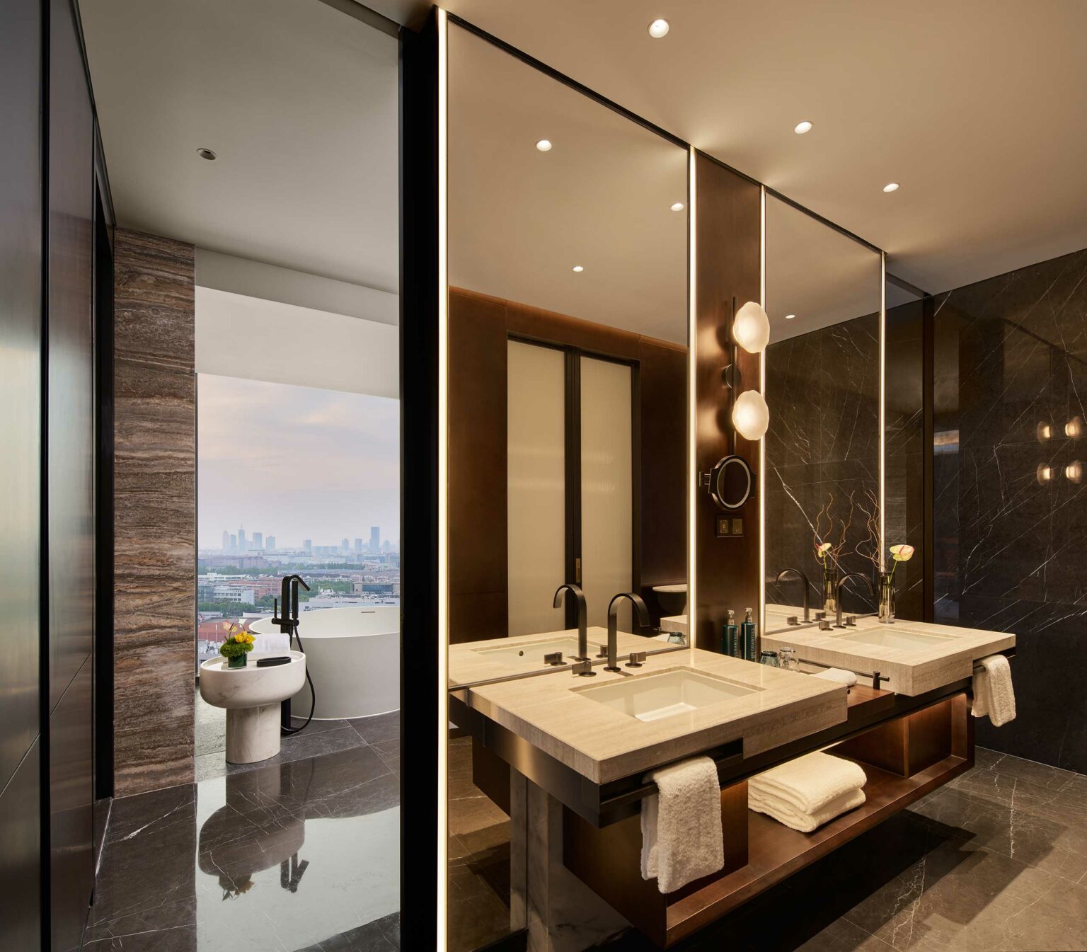 Hilton Shanghai Zhangjiang Science City China HBA Singapore Suite-Bathroom