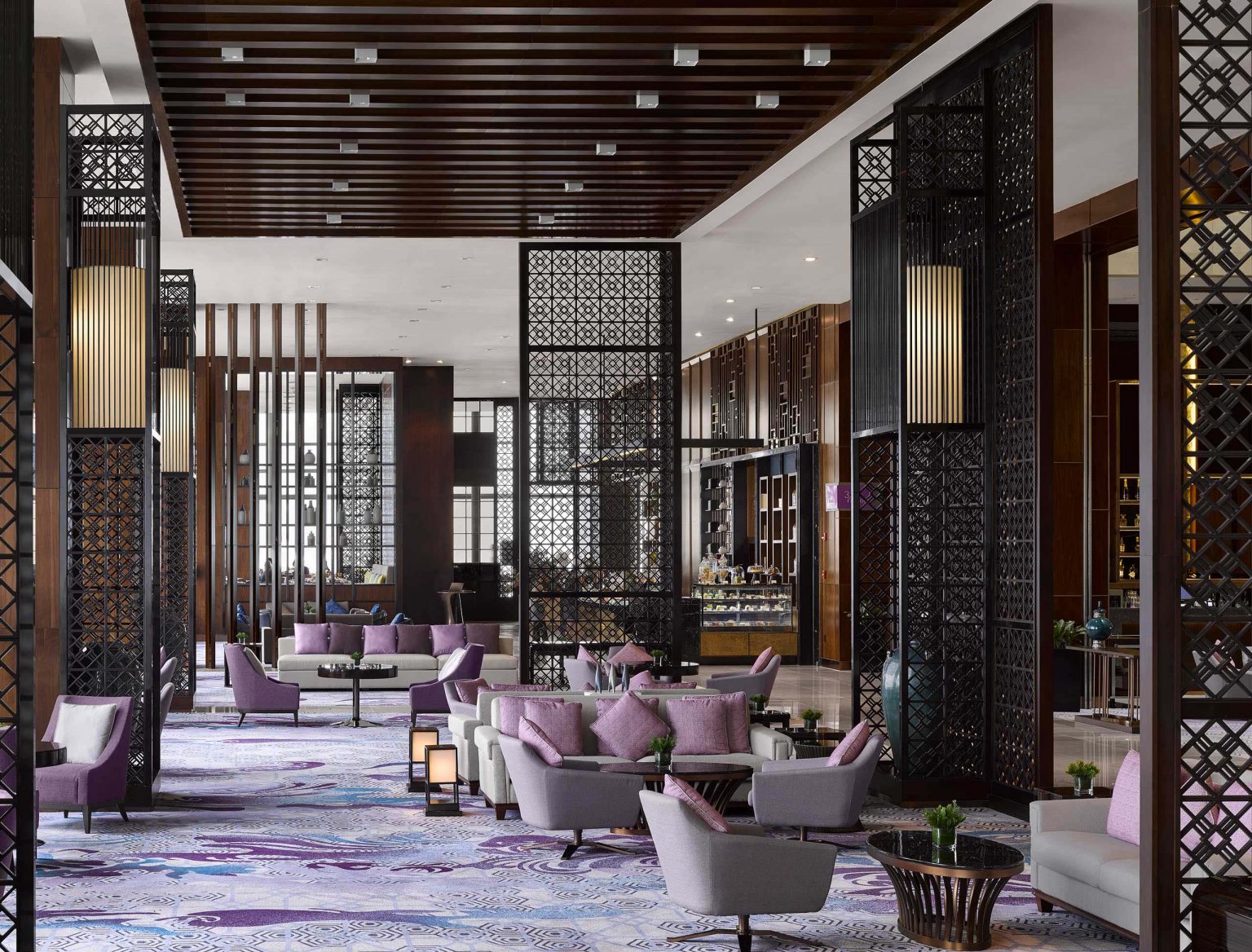 InterContinental-Hanoi-Landmark72_Vietnam_Sky-Lobby